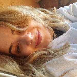 Meet your Posher, Rebeka